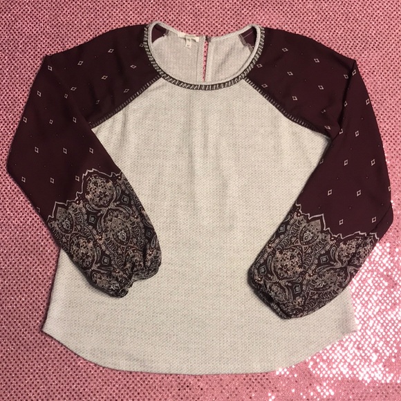 SOLD Maurices embellished chiffon sleeve top - Picture 3 of 8